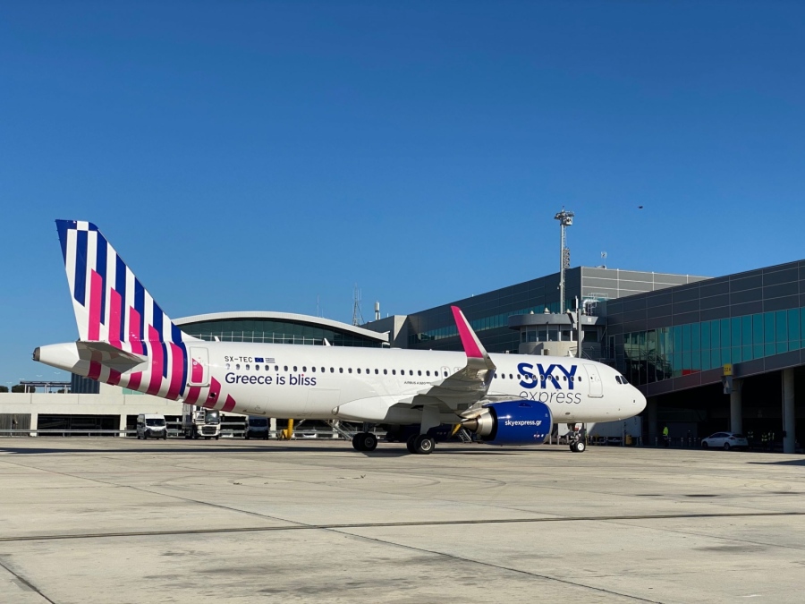Гръцката авиокомпания Sky Express започва да лети до София